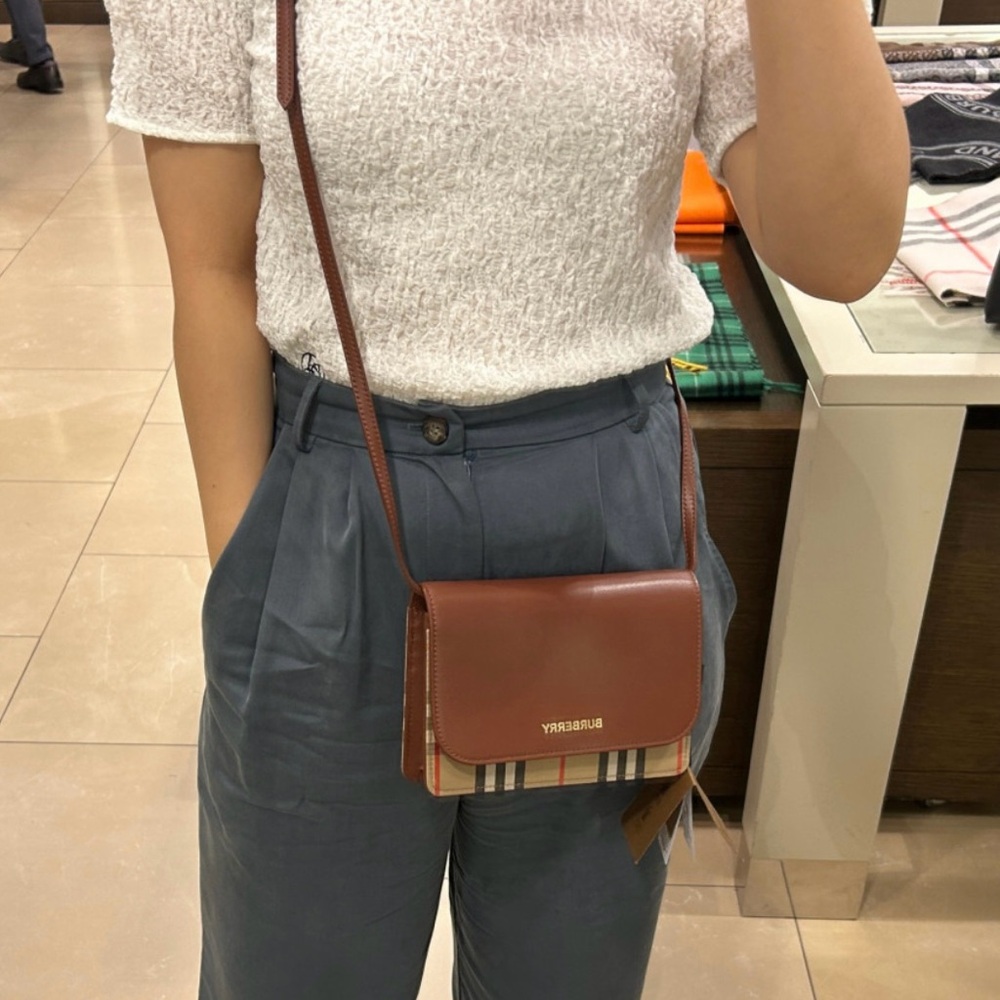 Burberry classic check bag Chestnut and Cream Check Wallet - Picture 9 of 9